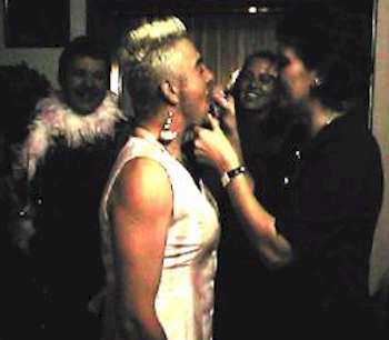 homu07.jpg (11038 Byte)