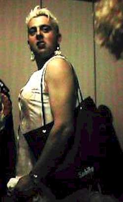 homu13.jpg (12211 Byte)